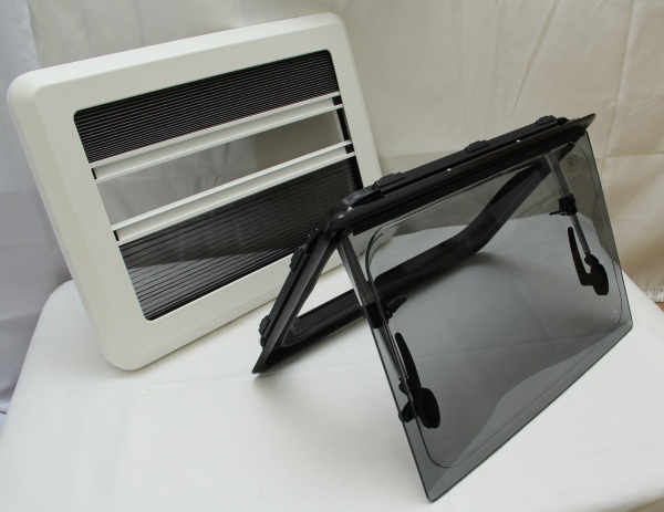 Окно откидное Mobile Comfort W7040P 700x400 мм, штора плиссированная, антимоскитка