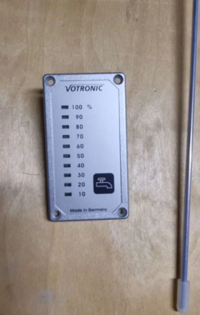 Датчик уровня воды с панелью Votronic (15-50 см)