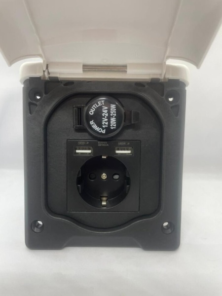 Розетка магнитная наружняя для автодома, 220В/12В/USB, белая крышка