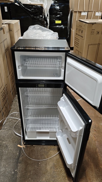 Компрессорный автохолодильник MobileComfort MC-CRX-140(12/24/220V)