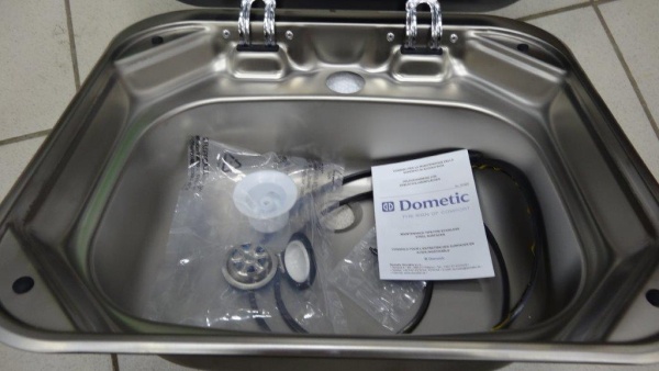 Раковина с крышкой Dometic SNG 4237 420x370мм
