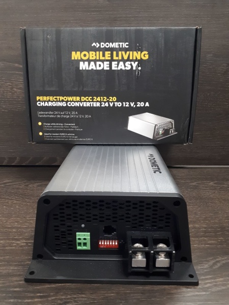 Конвертор напряжения Dometic DCC 2412-20
