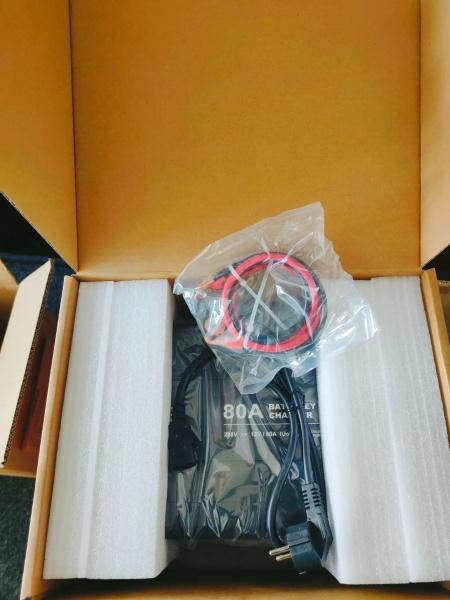 Зарядное устройство MobileComfort MCA-1280, 220V -> 12V 80А