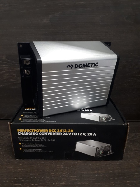 Конвертор напряжения Dometic DCC 2412-20