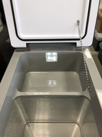 Компрессорный автохолодильник ICE CUBE IC50 серый (12/24/110/220V)