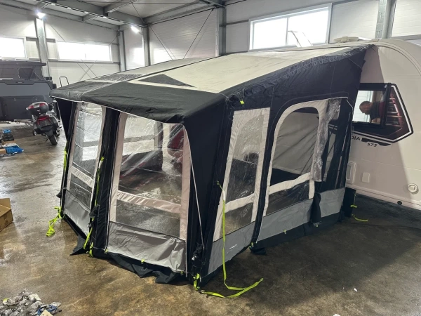 Надувная палатка для каравана Dometic Ace AIR 400 S (ширина 4  метра)